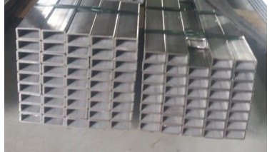 Труба нержавеющая профильная бесшовная прямоугольная 100x40x4 мм AISI 304 ASTM A554 фото