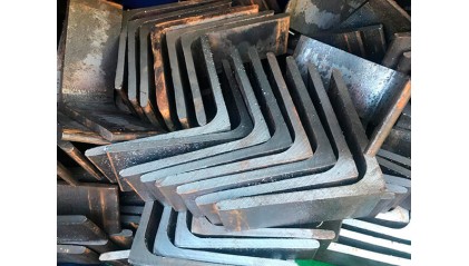 уголок стальной гнутый равнополочный 40x40x2,5 мм 08пс купить в Самаре